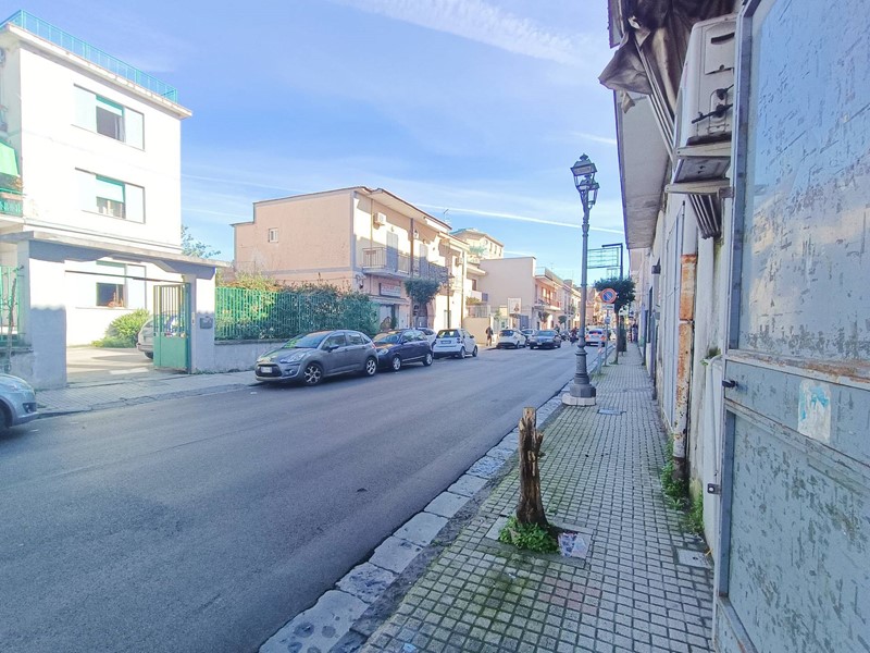 Attività commerciale in Affitto a Casavatore, 500€, 90 m²