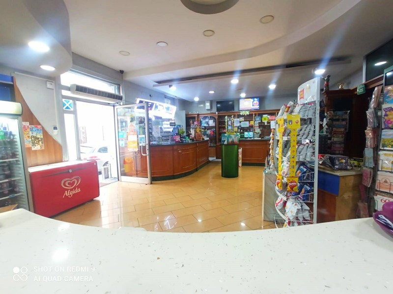 Immobile commerciale in Vendita a Mariglianella, 125'000€, 100 m²