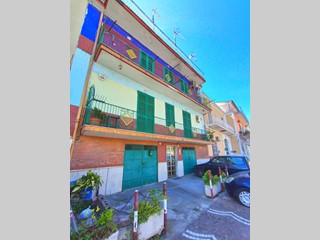 Trilocale in Vendita a Brusciano, 85'000€, 100 m²