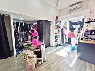 Immobile commerciale in Affitto a Napoli, 650€, 40 m²