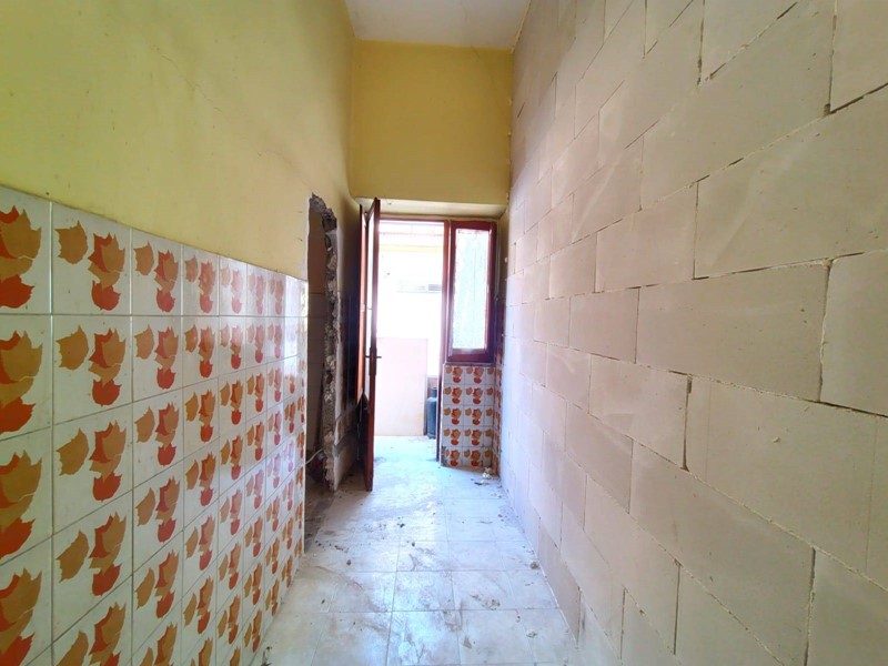 Bilocale in Vendita a Castello di Cisterna, 30'000€, 30 m²