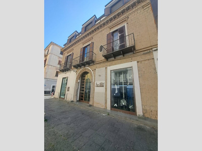 Attività commerciale in Vendita a Marigliano, 229'000€, 75 m²