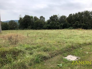 Terreno edificabile in Vendita a Savogna d'Isonzo, 65'000€, 1937 m²