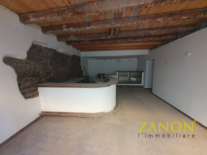 Attività commerciale in Vendita a Gorizia, 78'000€, 190 m²
