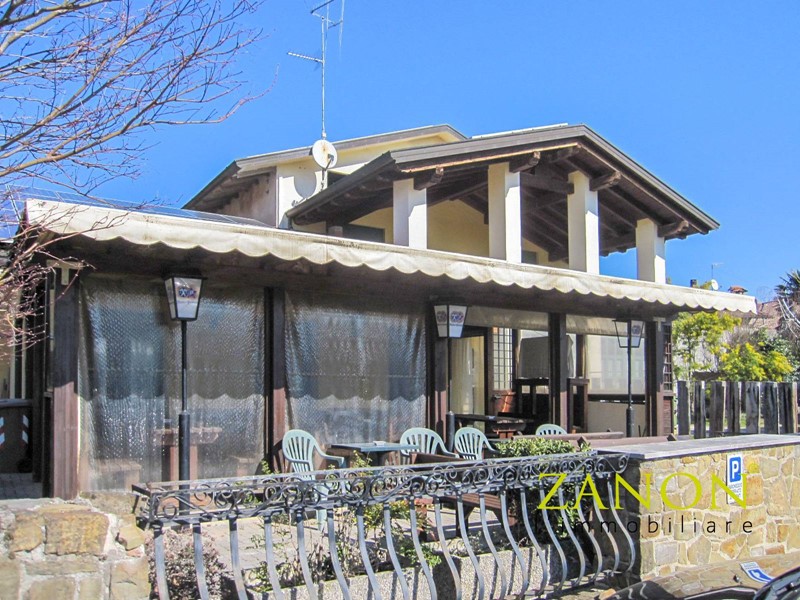 Appartamento in Vendita a Mossa, 300'000€, 465 m²