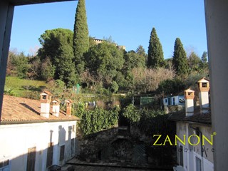 Appartamento in Vendita a Gorizia, 63'000€, 100 m²