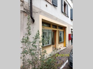 Immobile commerciale in Vendita a Cormons, 68'000€, 68 m²