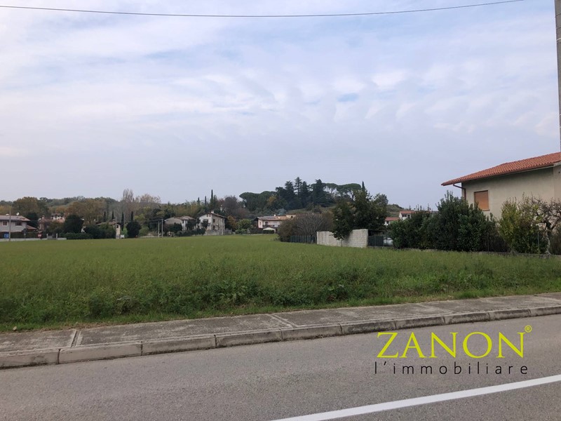 Terreno edificabile in Vendita a Mossa, 74'000€, 1088 m²