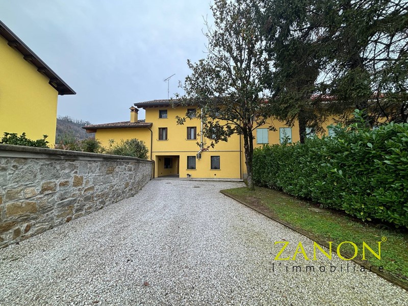Villa in Vendita a Cormons, 480 m²