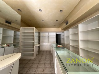 Immobile commerciale in Vendita a Gorizia, 60'000€, 71 m²