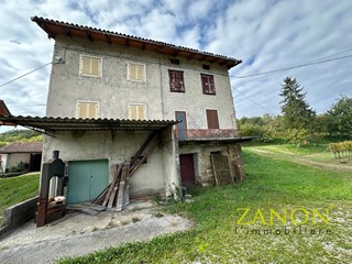 Appartamento in Vendita a Cormons, 79'000€, 396 m²