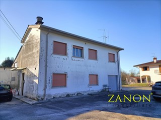 Casa Semi Indipendente in Vendita a Mossa, 95'000€, 103 m², con Box