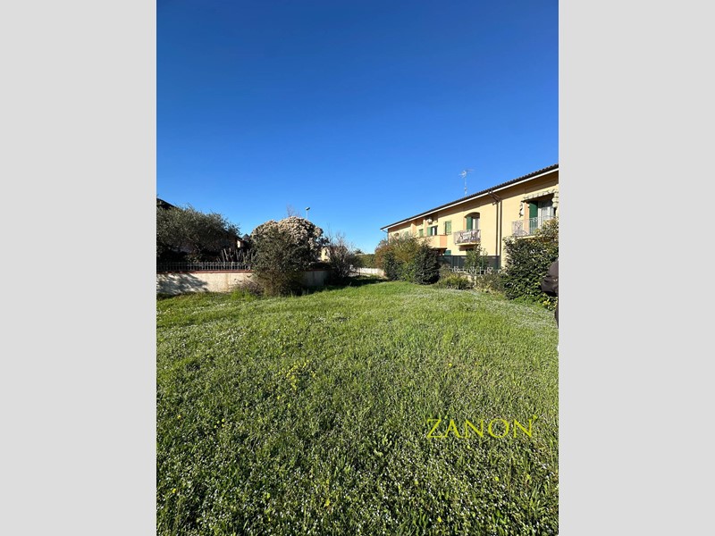 Terreno edificabile in Vendita a Gradisca d'Isonzo, 55'000€, 1100 m²