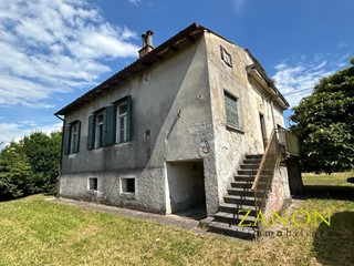 Casa Indipendente in Vendita a Gradisca d'Isonzo, 165'000€, 154 m², con Box
