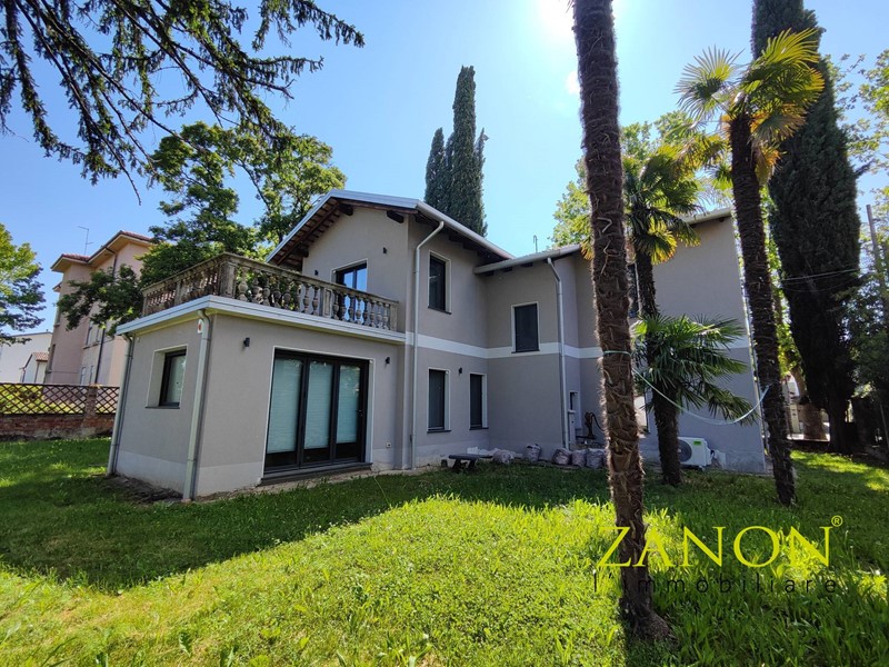 Villa in Vendita a Gradisca d'Isonzo, 435'000€, 180 m²