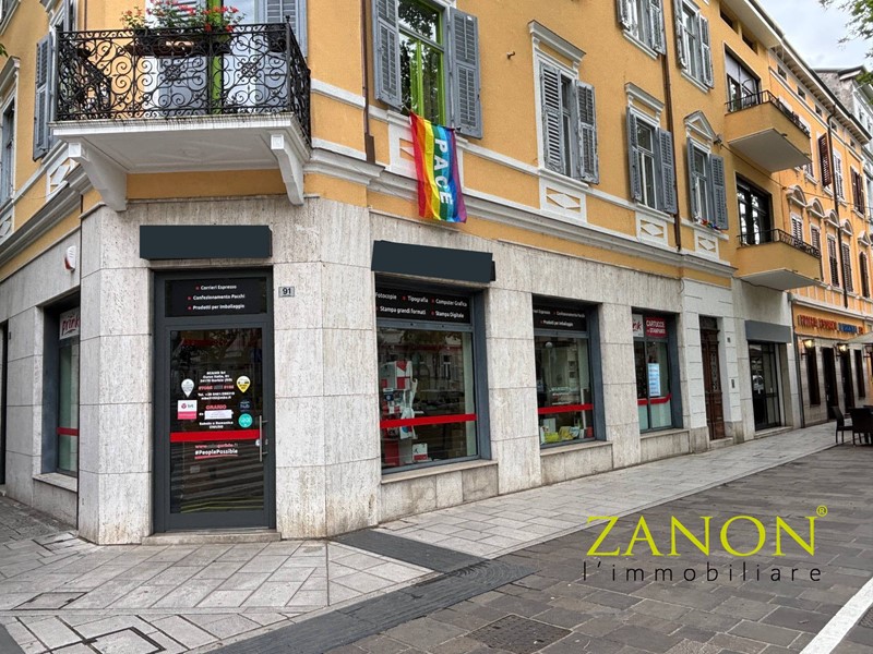 Immobile commerciale in Vendita a Gorizia, 220'000€, 136 m²