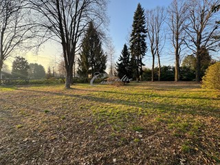 Terreno edificabile in Vendita a Carimate, 650'000€, 1900 m²