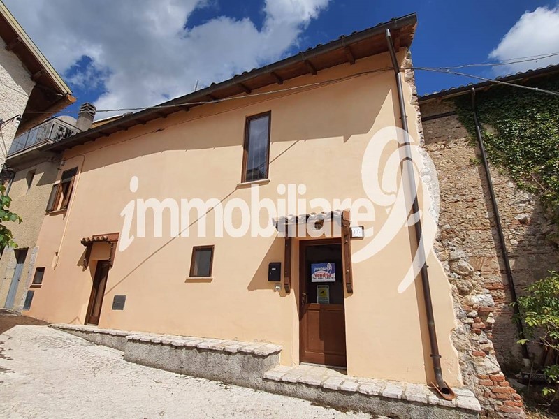 Casa Indipendente in Vendita a Pizzoli, 39'000&euro;, 65 m²