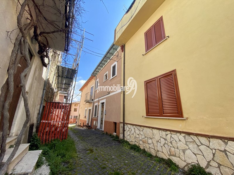 Casa Indipendente in Vendita a L'Aquila, 49'000&euro;, 130 m²