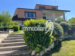 Villa in Vendita a Scoppito, 250'000&euro;, 290 m²