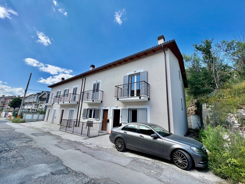 Villetta a schiera in Vendita a L'Aquila, 150'000&euro;, 146 m²