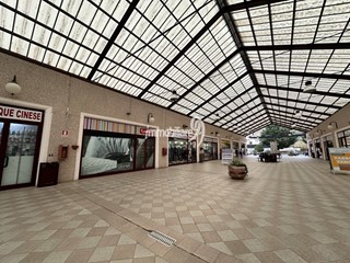 Immobile commerciale in Vendita a L'Aquila, 188 m²