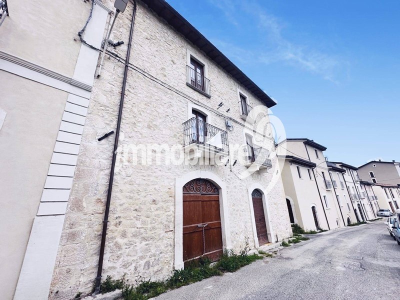 Casa Indipendente in Vendita a Fossa, 43'000&euro;, 116 m²