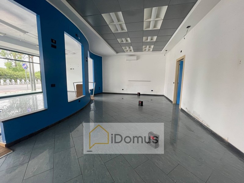 Immobile commerciale in Vendita a Pisa, 600'000€, 200 m²