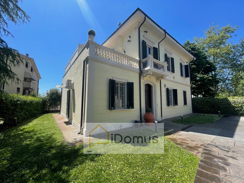 Villa in Vendita a Pisa, 297 m²