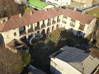 Appartamento in Vendita a Novedrate, 700'000€, 1800 m²