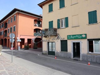 Immobile commerciale in Vendita a Cermenate, 195'000€, 175 m²