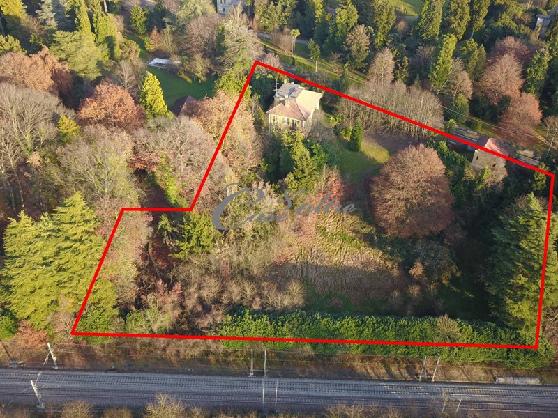 Villa in Vendita a Cadorago, 590'000€, 750 m²