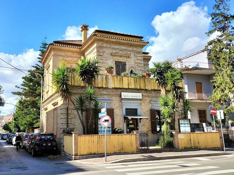 Casa Indipendente in Vendita a Montesilvano, 325'000€, 200 m²