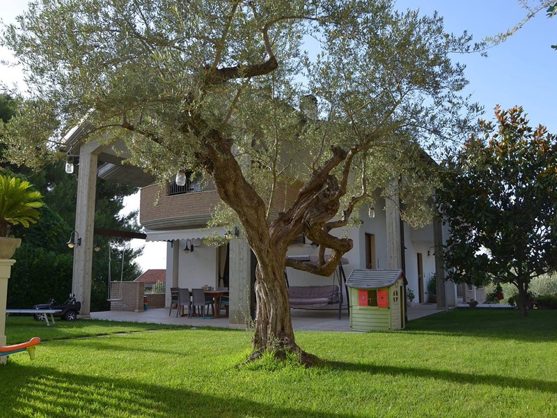 Villa in Vendita a Montesilvano, 785'000€, 350 m²