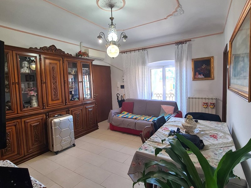 Appartamento in Vendita a Genova, 75'000€, 76 m²