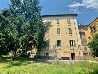Appartamento in Vendita a Dolceacqua, 1'300'000€, 1800 m²