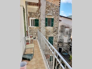 Trilocale in Vendita a Dolceacqua, 110'000€, 70 m²