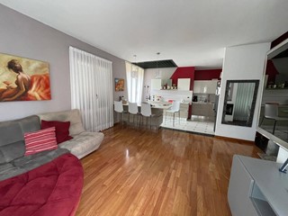 Appartamento in Vendita a Ventimiglia, 410'000€, 135 m²