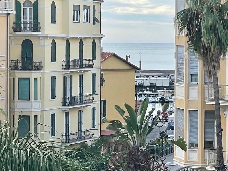 Appartamento in Vendita a Sanremo, 660'000€, 160 m²