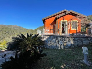 Villa in Vendita a Soldano, 445'000€, 148 m²
