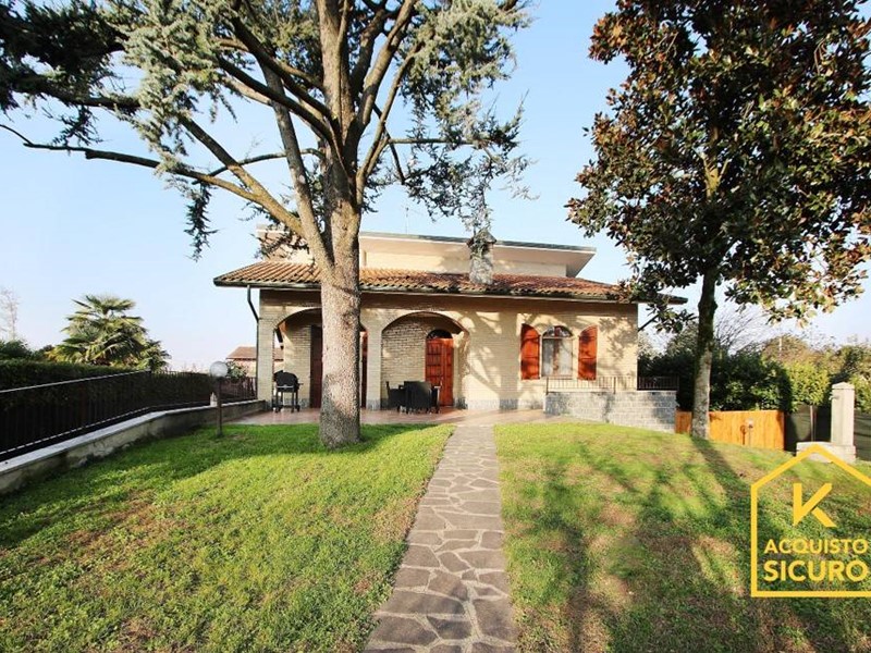 Villa in Vendita a Gaggiano, 485'000€, 280 m²