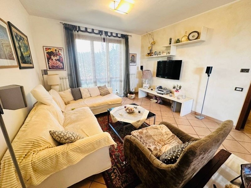 Casa Semi Indipendente in Vendita a Cascina, 425'000€, 180 m²