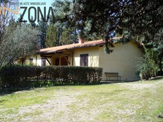 Attività commerciale in Vendita a Figline e Incisa Valdarno, 991'500€, 1866 m²