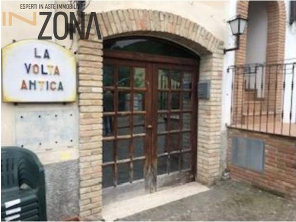 Immobile commerciale in Vendita a Castelli, 29'325€, 104 m²