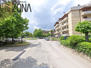Immobile commerciale in Vendita a Teramo, 16'500€, 64 m²
