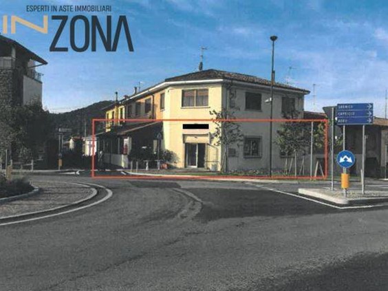 Immobile commerciale in Vendita a Erbusco, 134'229€, 399 m²