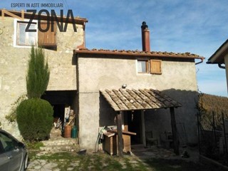 Trilocale in Vendita a Scarperia e San Piero, 84'150€, 152 m²