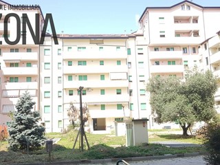 Trilocale in Vendita a Monza, 91'500€, 81 m²