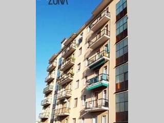 Bilocale in Vendita a Monza, 37'500€, 64 m²