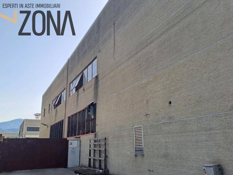 Capannone in Vendita a Sesto Fiorentino, 522'750€, 1224 m²